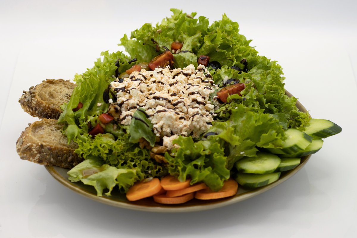 Marinierter Schafskäse Salat