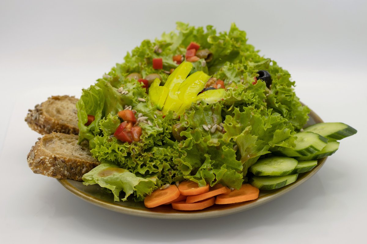 Salat mit Avocado