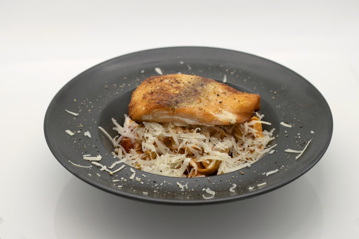 Tagliatelle al Salmone